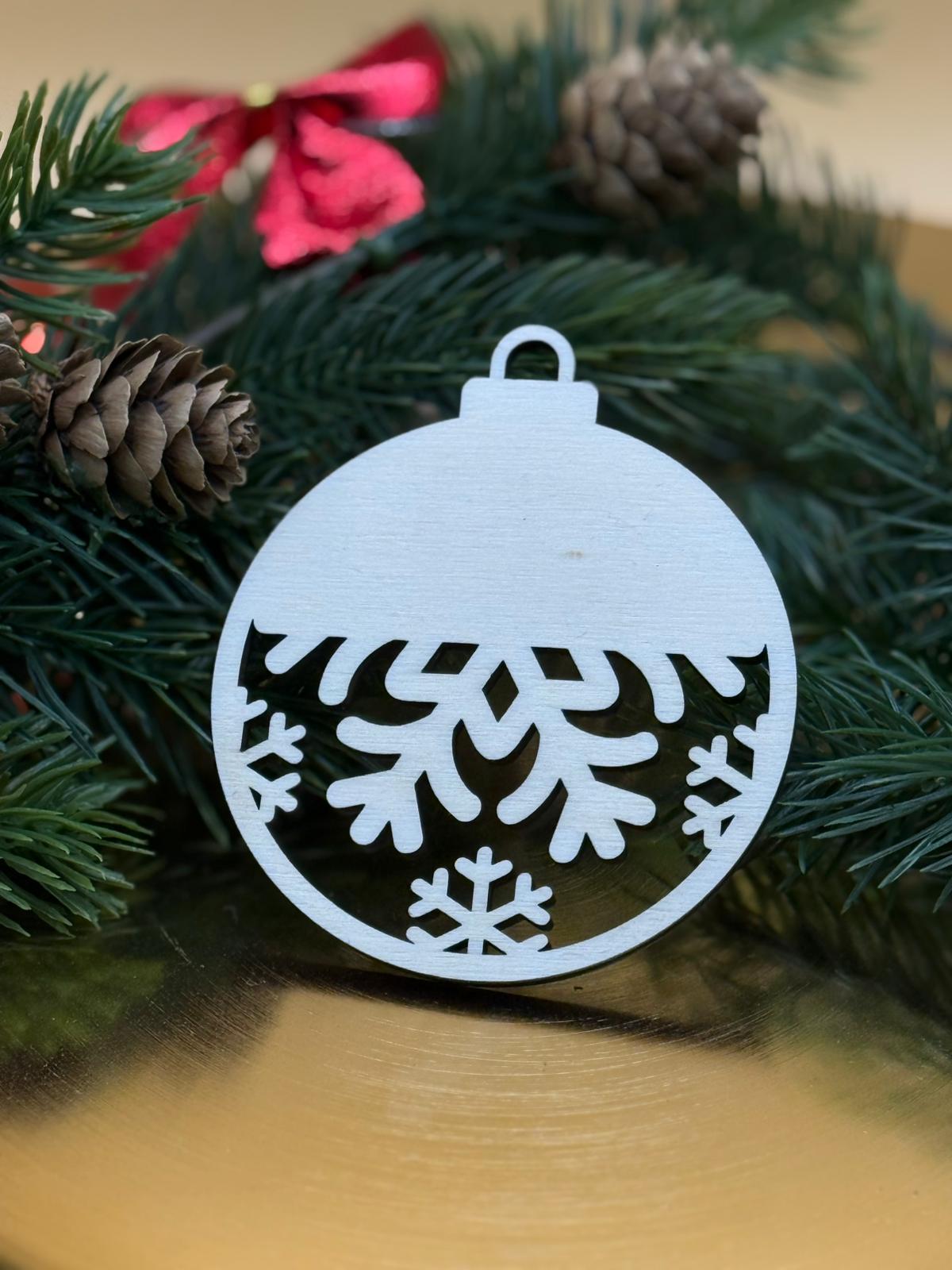 Personalisierbare Weihnachtskugel aus Holz