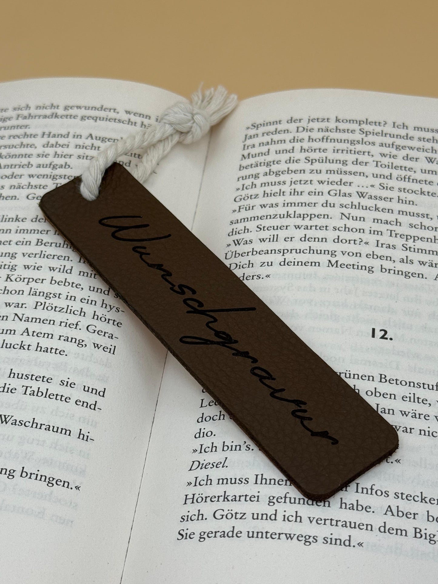 Personalisierbares Lesezeichen aus Leder und Holz