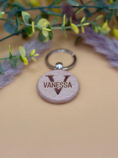 Personalisierbarer Schlüsselanhänger aus Holz