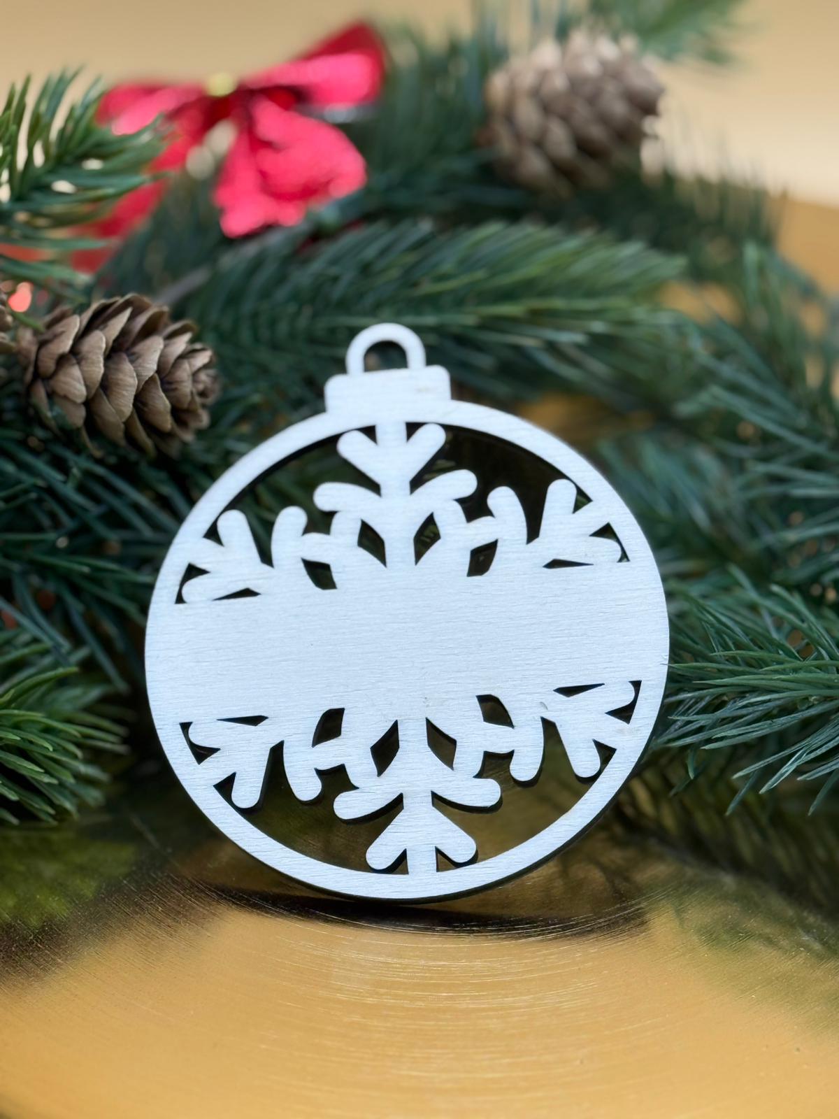 Personalisierbare Weihnachtskugel aus Holz